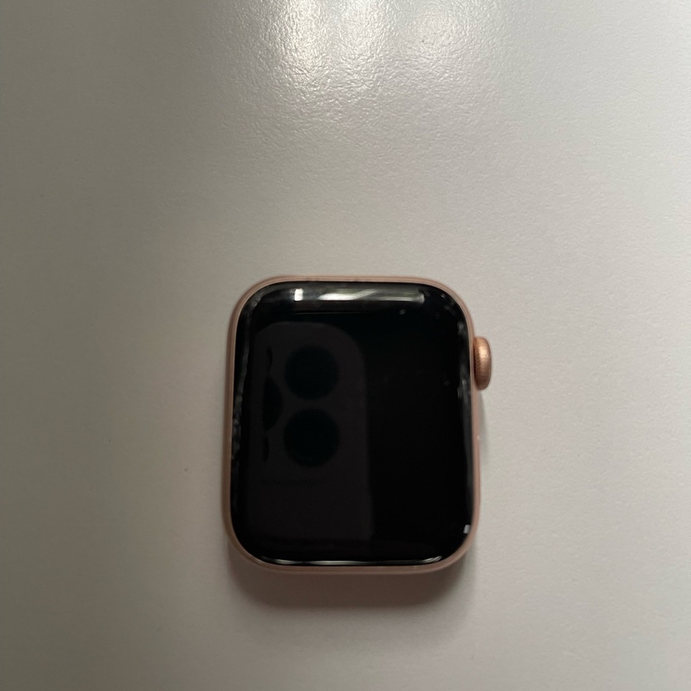 Apple Watch Series 5 no cellular damaged but works Rose Gold